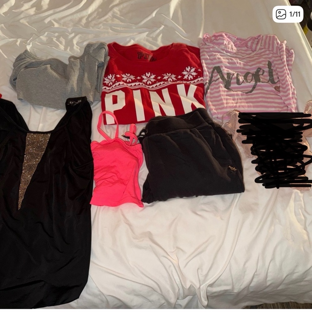 Women’s bundle of clothing